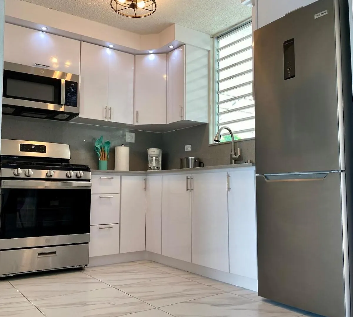 Modern Family Home 5 Minutes From Beach Toa Baja