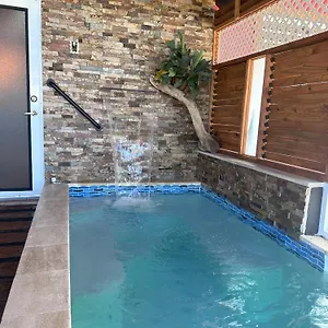Moon's Place Toa Baja